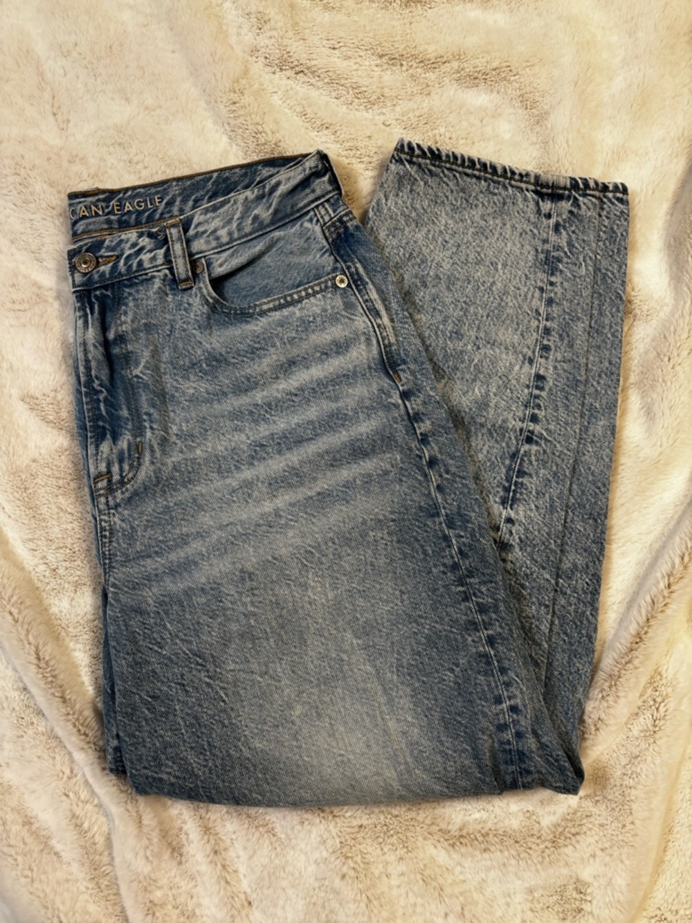 American Eagle Outfitters Relaxed Mom Jeans